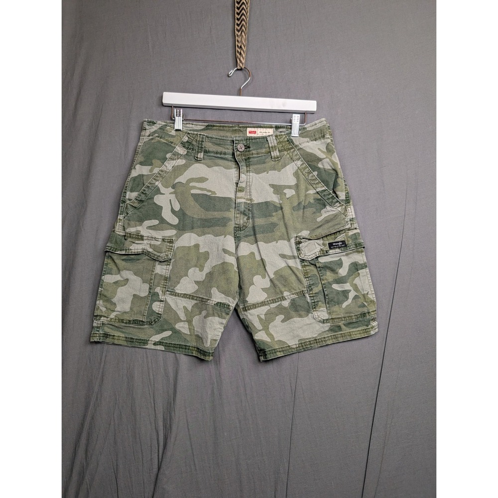 Wrangler Mens‎ Relaxed Fit Camo Cargo Shorts Green Size 34